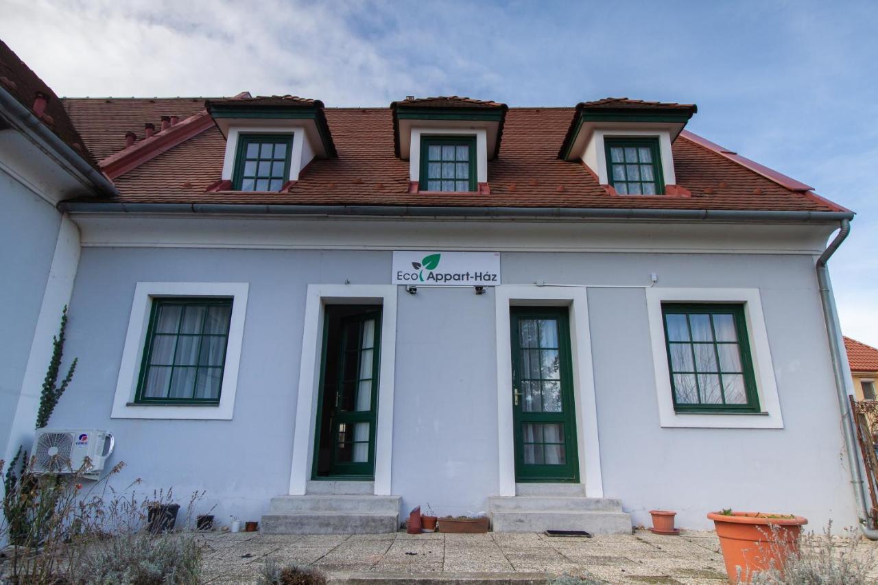 Ecoappart-Haz Mosonmagyaróvár Esterno foto
